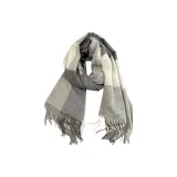 Светло-серо-белый