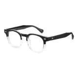 Прозрачная рамка T22 сверху и снизу на черном фоне