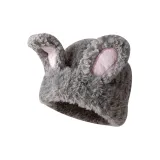 Вязаная шапка с ушками кролика - серого цвета