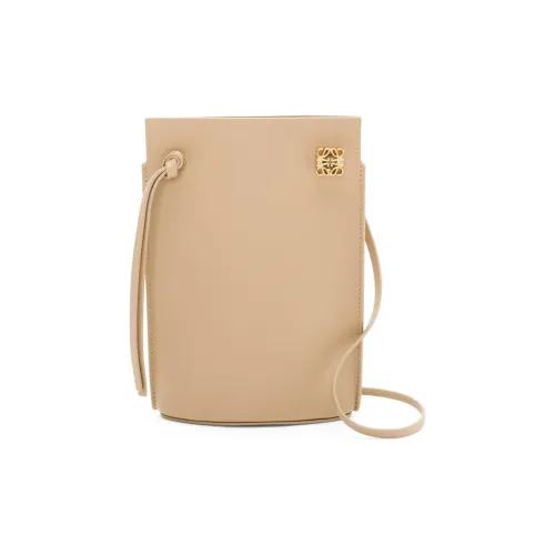LOEWE Сумки через плечо Женские