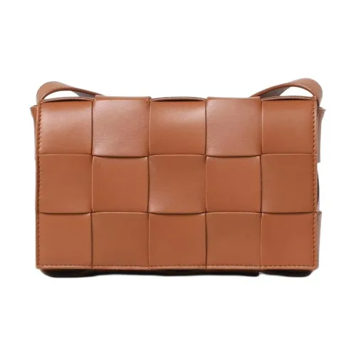 Bottega Veneta Кожа Сумка Сумка через плечо Сумка через плечо Мини Мужская Коричневая