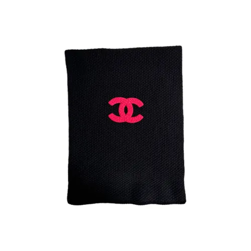 CHANEL Шарфы из шерсти Унисекс