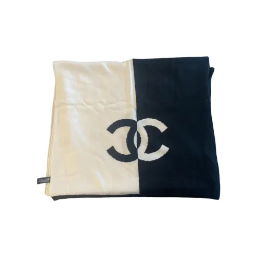 CHANEL Вязаные шарфы Женские