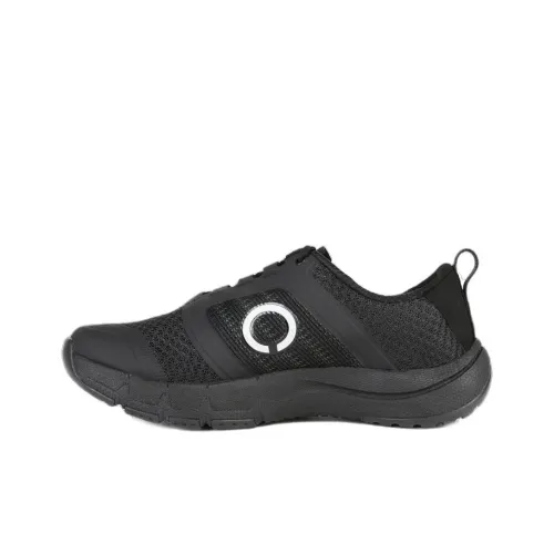 SKORA Беговые кроссовки Low Top Черные Мужские