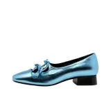 Светло-голубой