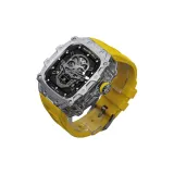 Серебряный корпус, прозрачная средняя рамка, желтый фторкаучук, одиночный ремешок с пряжкой