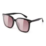 Чёрная оправа с розовыми линзами