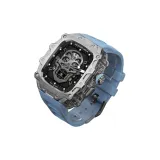 Серебряный корпус, прозрачная средняя рамка, небесно-голубой фторкаучук, одиночный ремешок с пряжкой