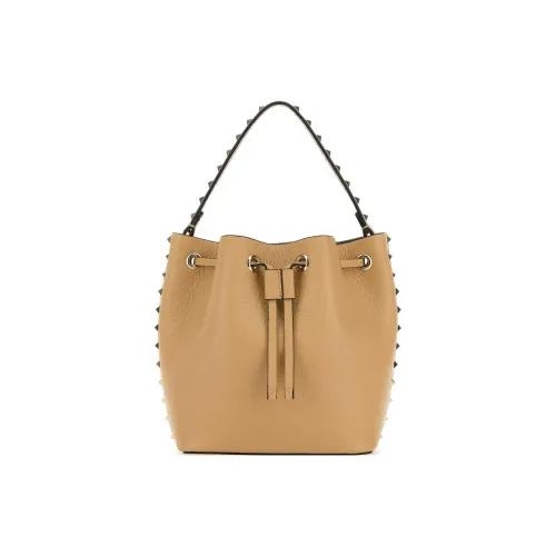 Valentino Rockstud Телячья кожа Ведрообразная сумка Сумка на одно плечо Сумка через плечо Женская CAMEL