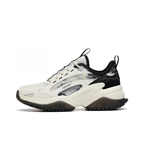 ANTA Mulan Коллаборация Коллекция Амортизация Низкие Кроссовки для тренировок Женские Светло-бежевый Белый