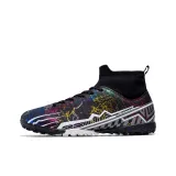 Черные сломанные шипы