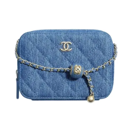 CHANEL Сумки через плечо Женские
