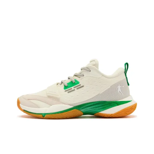 QIAODAN Wind Blade Fly By Амортизирующие Дышащие Низкие Баскетбольные Кроссовки Мужские Сливочно-белые