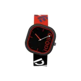 Черное лицо с красным топом и черным низом ремня