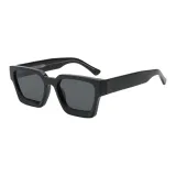 Черная оправа с серыми линзами