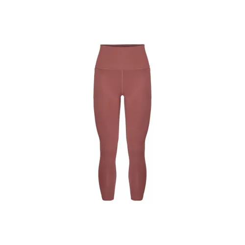 Under Armour Спортивные брюки Женские Красные