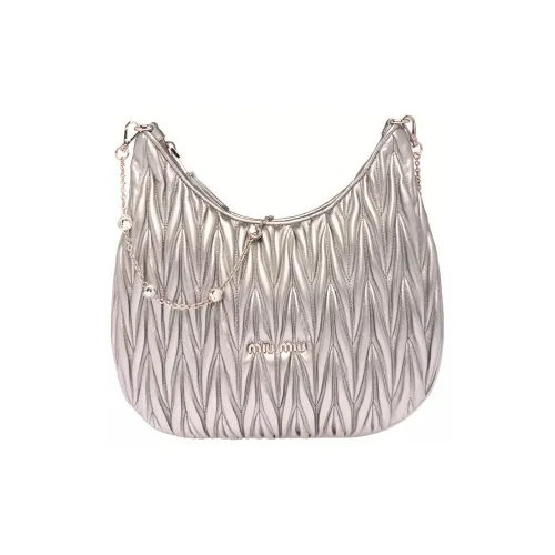 MIU MIU Matelassé Мягкий Овца Кожа Сумка через плечо Женская Серебряная