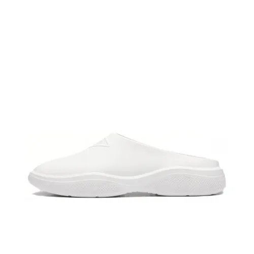 PRADA Женские повседневные туфли Women's White