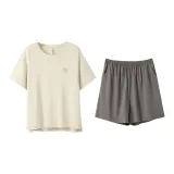 Кремово-абрикосовый жёлтый