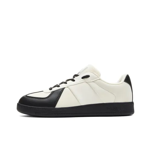 PEAK Немецкие армейские кроссовки Low Топ Экрю/черный Женские