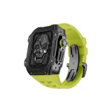 Чёрный корпус, горчично-зелёный ремешок.