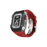 Серебряный корпус, красный ремешок.