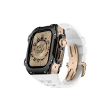 Розовый корпус, черный bezel, белый ремешок.