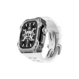 Чёрный корпус, серебряный bezel, белый ремешок.