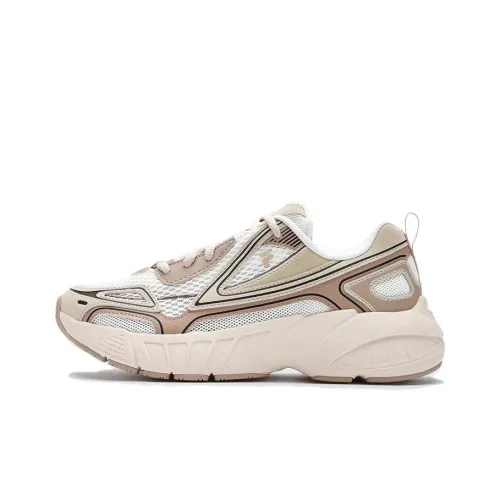 FILA FUSION CRED Leader Беговые кроссовки Низкий верх Бежевый Белый Женские