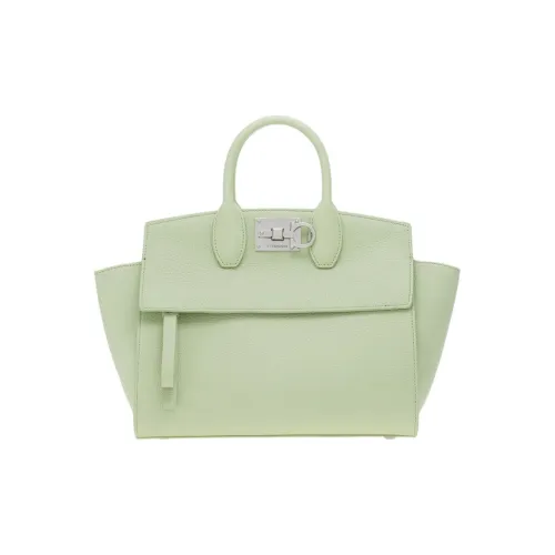 FERRAGAMO Studio Корова Кожа Сумка Маленькая Женская Светло-Зеленая