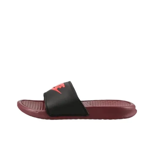 Тапочки Nike Benassi Slide унисекс черные красные