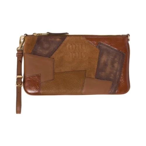 MIU MIU Кожаный клатч женский бренди Коньяк