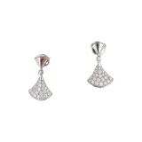 Серебристый