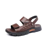 Коричневый