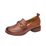 Коричневый