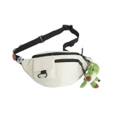 Белый с шармом и бейджем