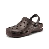 Коричневый