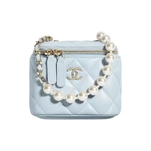 CHANEL Сумки через плечо Женские