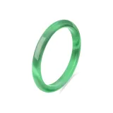 Отражая горы зеленые