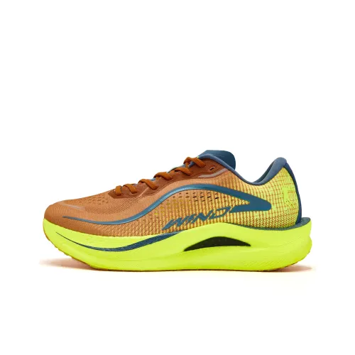 QIAODAN Strong Winds 2,0 Амортизаторы Устойчивые к истиранию Низкий Топ Беговые кроссовки Мужские Ярко-желтые