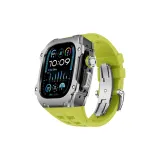 Чёрный корпус, серебряный bezel, горчично-зелёный ремешок.