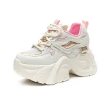 Бело-розовый