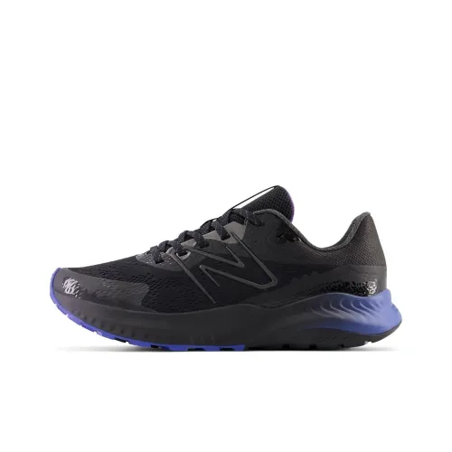 New Balance DynaSoft Nitrel V5 Low Top Trail Беговые кроссовки Унисекс Черный Синий