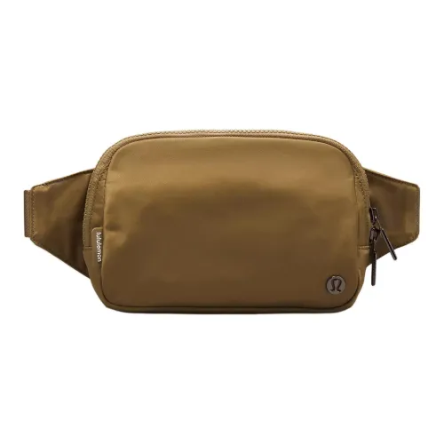 lululemon Переработанный полиэстер с нейлоном сумка через плечо большой унисекс цвет артефакт