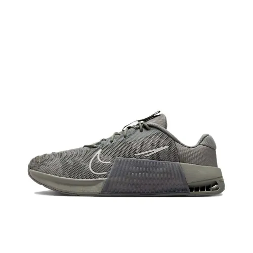Nike Metcon 9 Amp Low Топ Кроссовки для тренировок Мужские Армейский зеленый