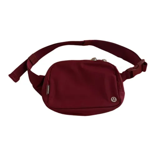 lululemon Сумка Sling из нейлона с переработанным полиэстером одно плечо через плечо бананка большая женская цвет винная ягода