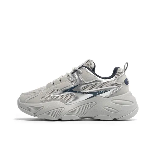 Warrior Толстая подошва Низкий топ Серебристо-серый Женский