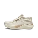 Бежево-коричневый