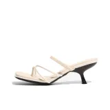 Молочно-белый