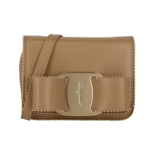 FERRAGAMO Vara кожаная сумка через плечо мини женская CAMEL